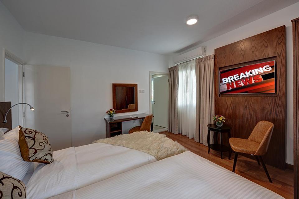 J5 Four Bedroom Villa Holiday Home In Al Wasl For Families Only Dubai Exterior photo